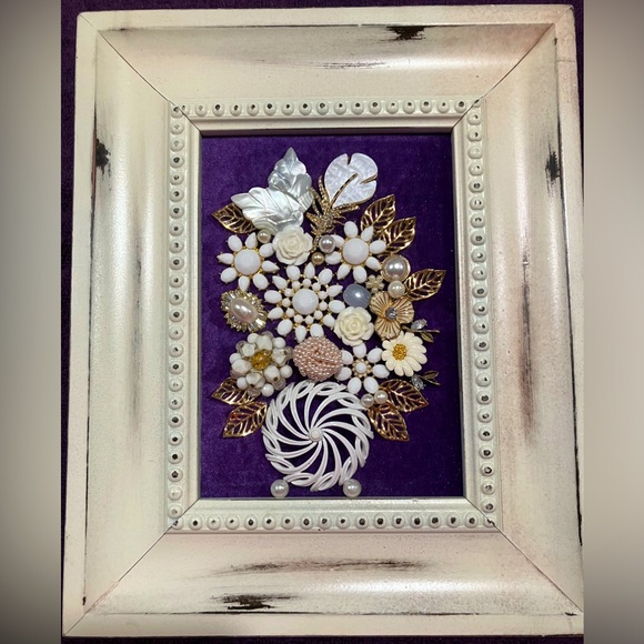 ORIGINAL JEWELRY ART COLLAGE. UNIQUE HANDMADE OOAK GIFT 💝 IDEA. IN CREAM/PURPLE - Picture 1 of 16